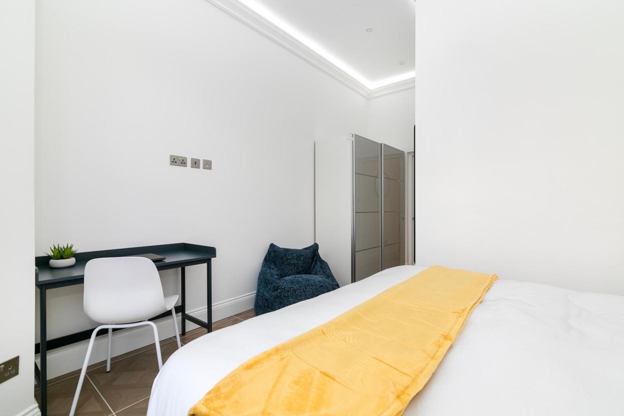 Modern 2 Bed En-suite Chelsea *